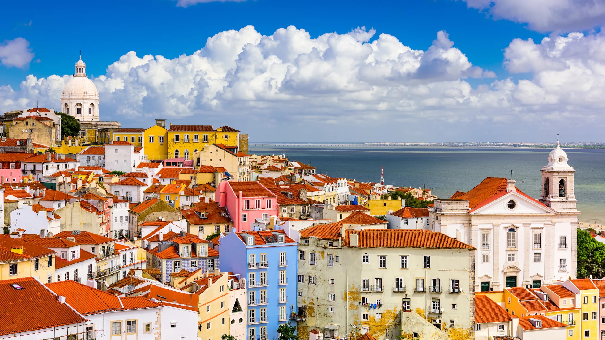 Amazing Natural Sights in Lisbon That Travelers Should Visit