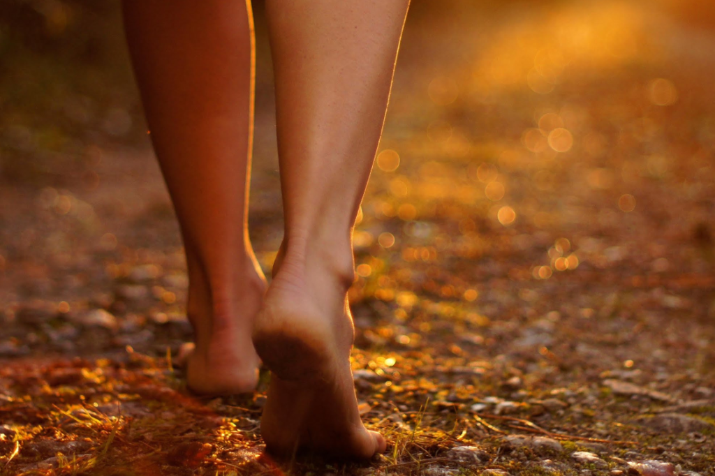 The Neverending Health and Recovery Benefits of Barefoot Grounding