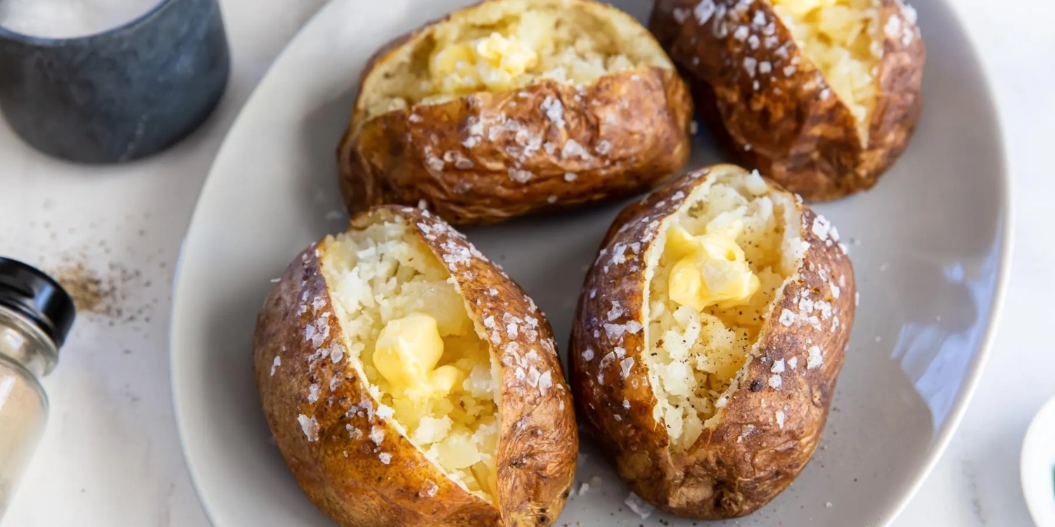 Baked Potatoes With a Crispy Skin Can Be Made Using the Toaster Oven