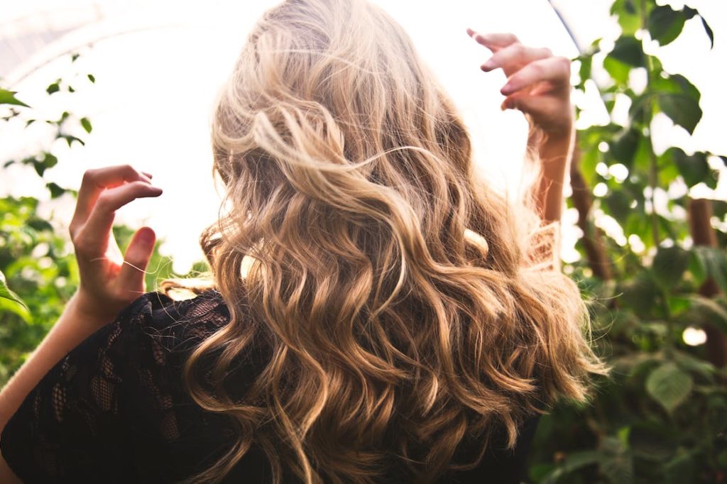 How to Create Sock Curls + More Heatless Styles That Add Volume to Fine Hair