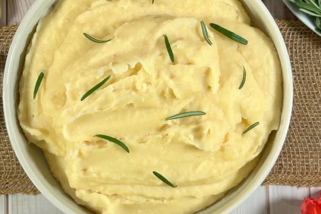 Chef Reveals the $1 Swap That Makes Mashed Potatoes Extra-Rich and Creamy