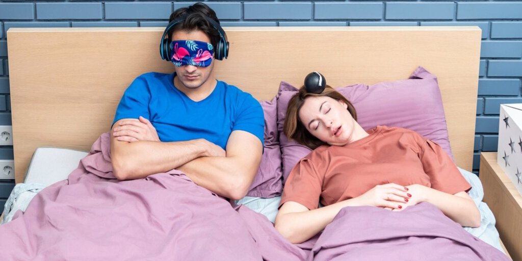 Do Women Need More Sleep Than Men? Here’s What Experts Say